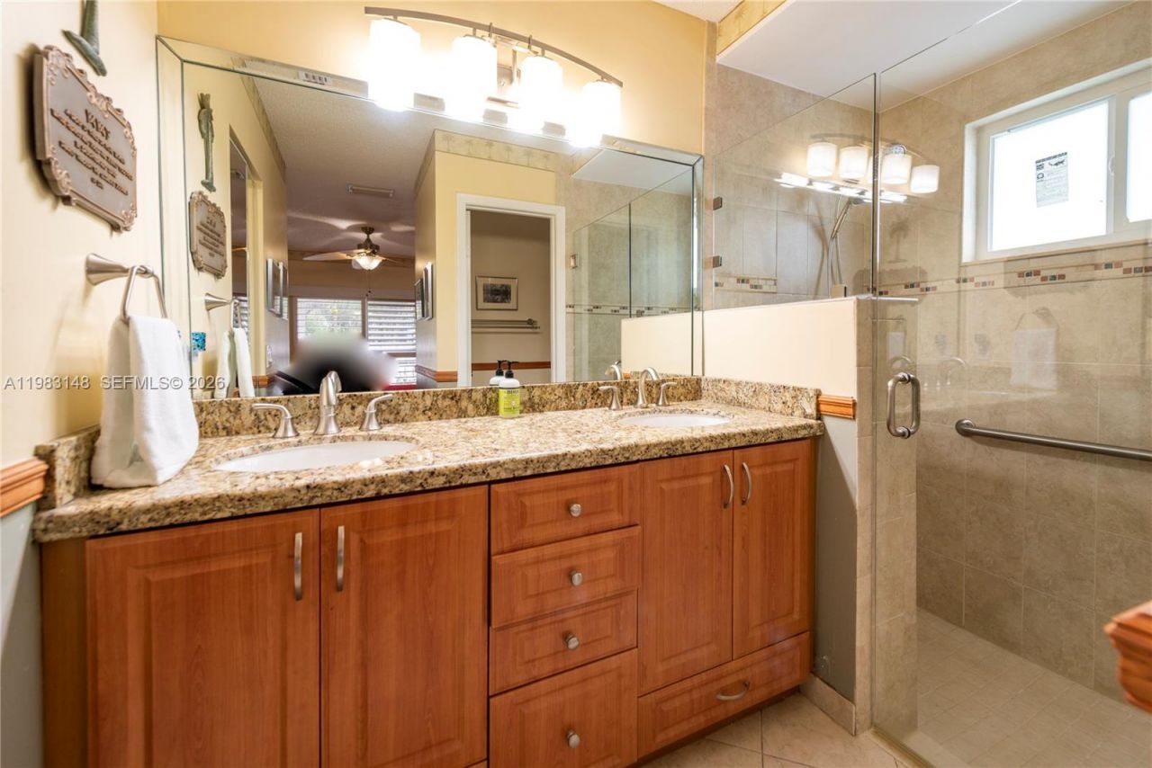 828 NW 99th Ave, Plantation, FL 33324 Photo