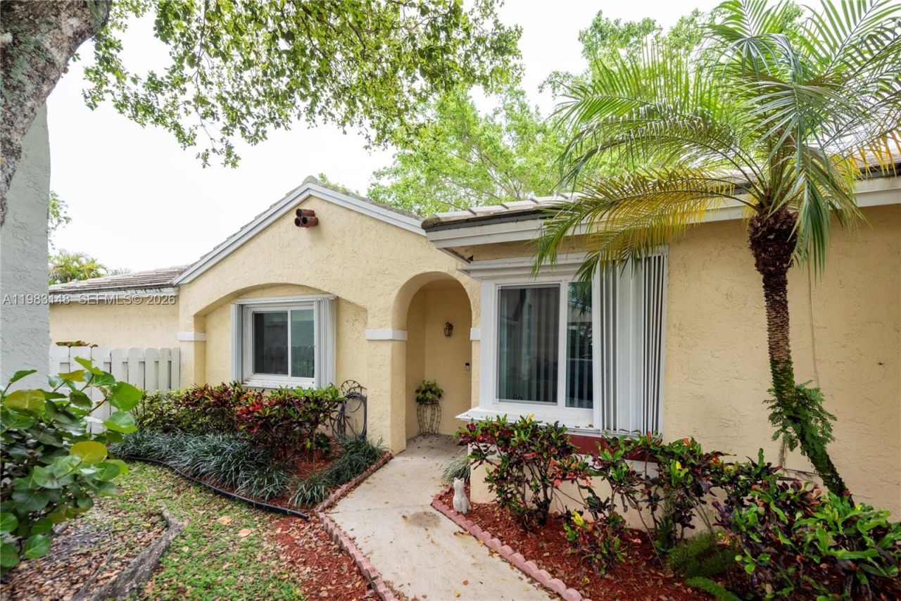 828 NW 99th Ave, Plantation, FL 33324 Photo