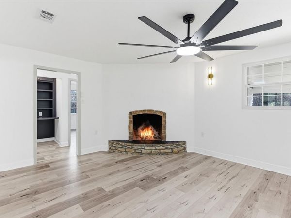 1103 Hollybluff ST, Austin, TX 78753