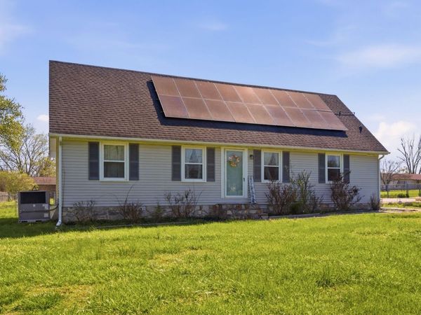 202 Virginia Dr, Tullahoma, TN 37388