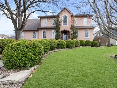 2800 SW Twincreek Court, Blue Springs, MO 64015