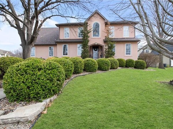 2800 SW Twincreek Court, Blue Springs, MO 64015