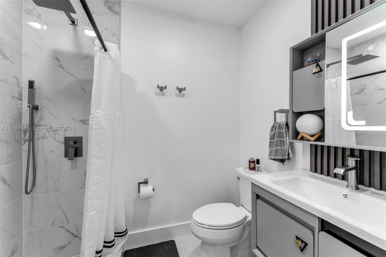 120 SW 109th Ave, Unit 18, Sweetwater, FL 33174 Photo