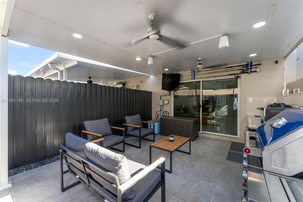 120 SW 109th Ave, Unit 18, Sweetwater, FL 33174 Photo