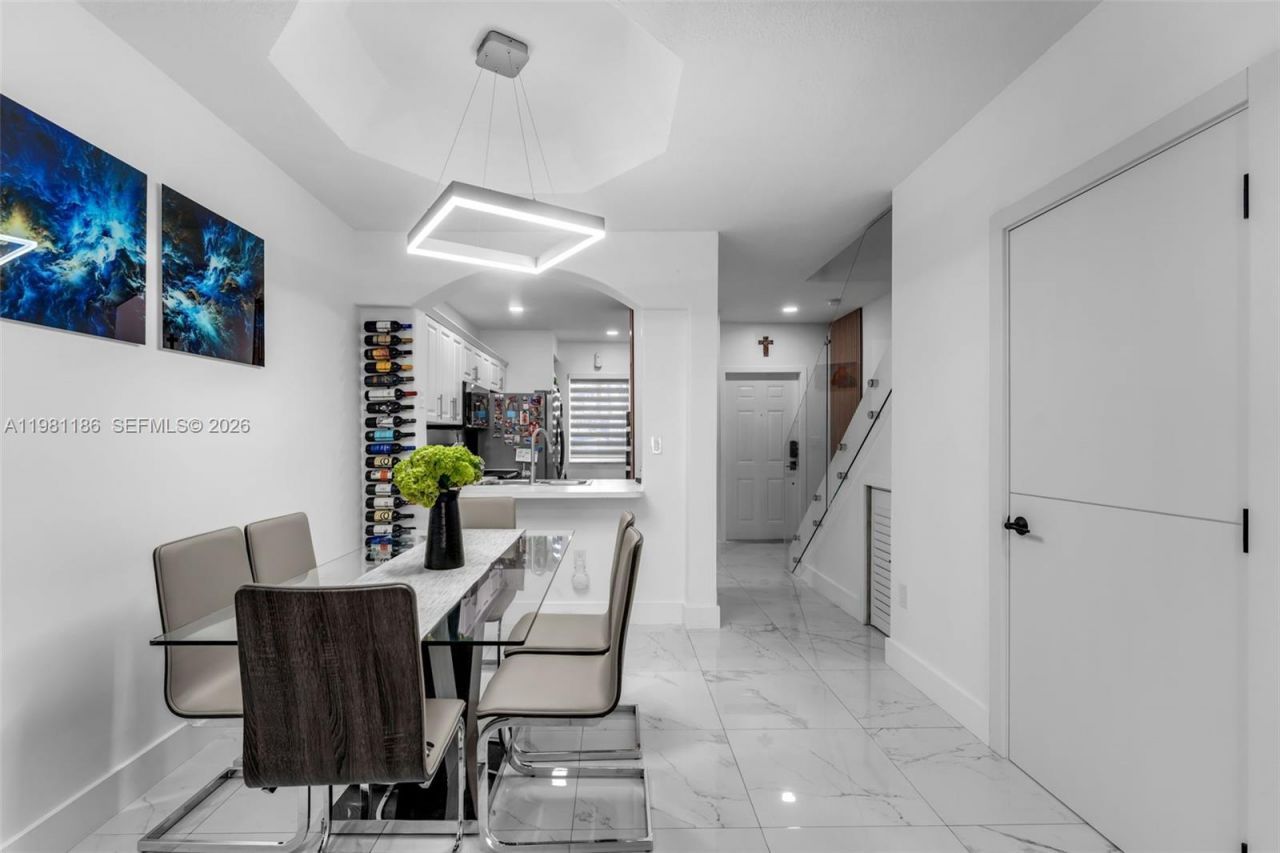 120 SW 109th Ave, Unit 18, Sweetwater, FL 33174 Photo