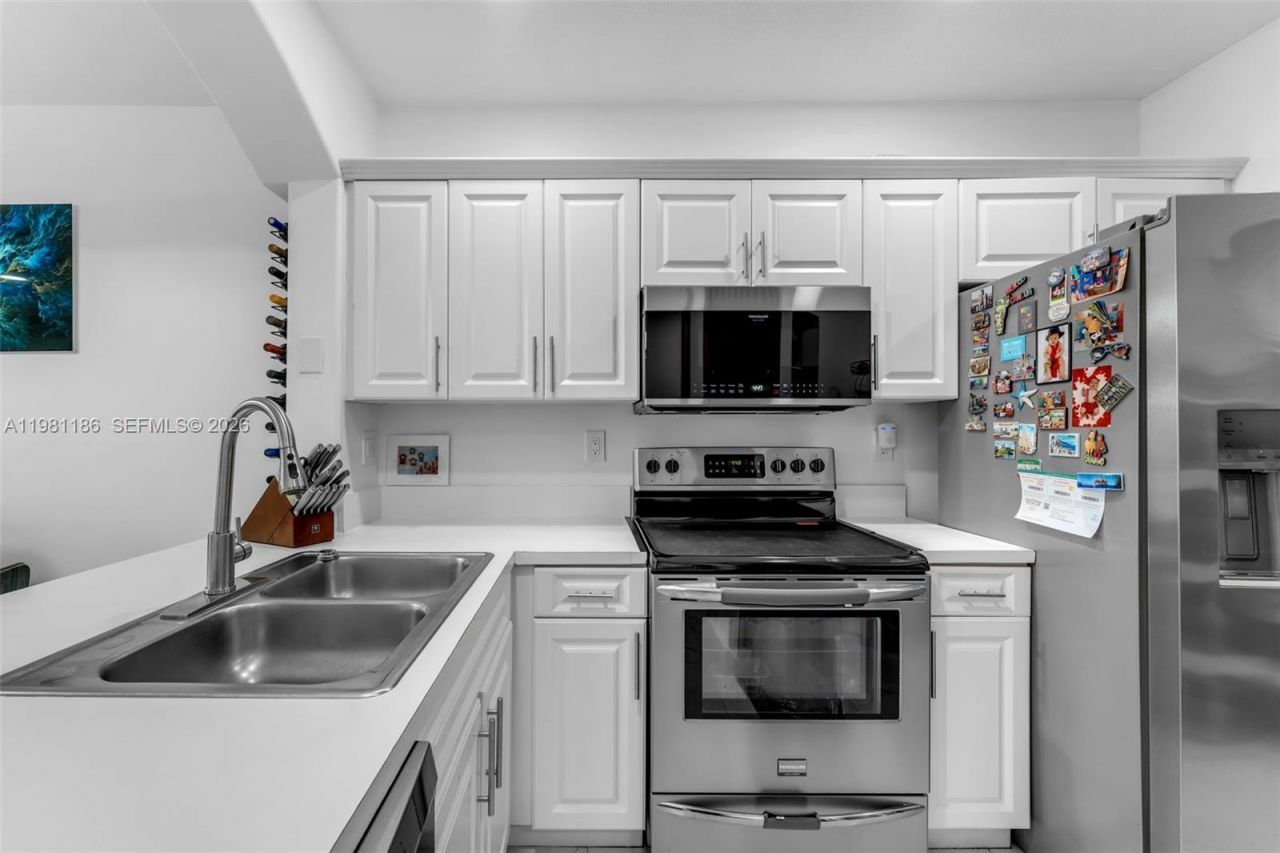 120 SW 109th Ave, Unit 18, Sweetwater, FL 33174 Photo