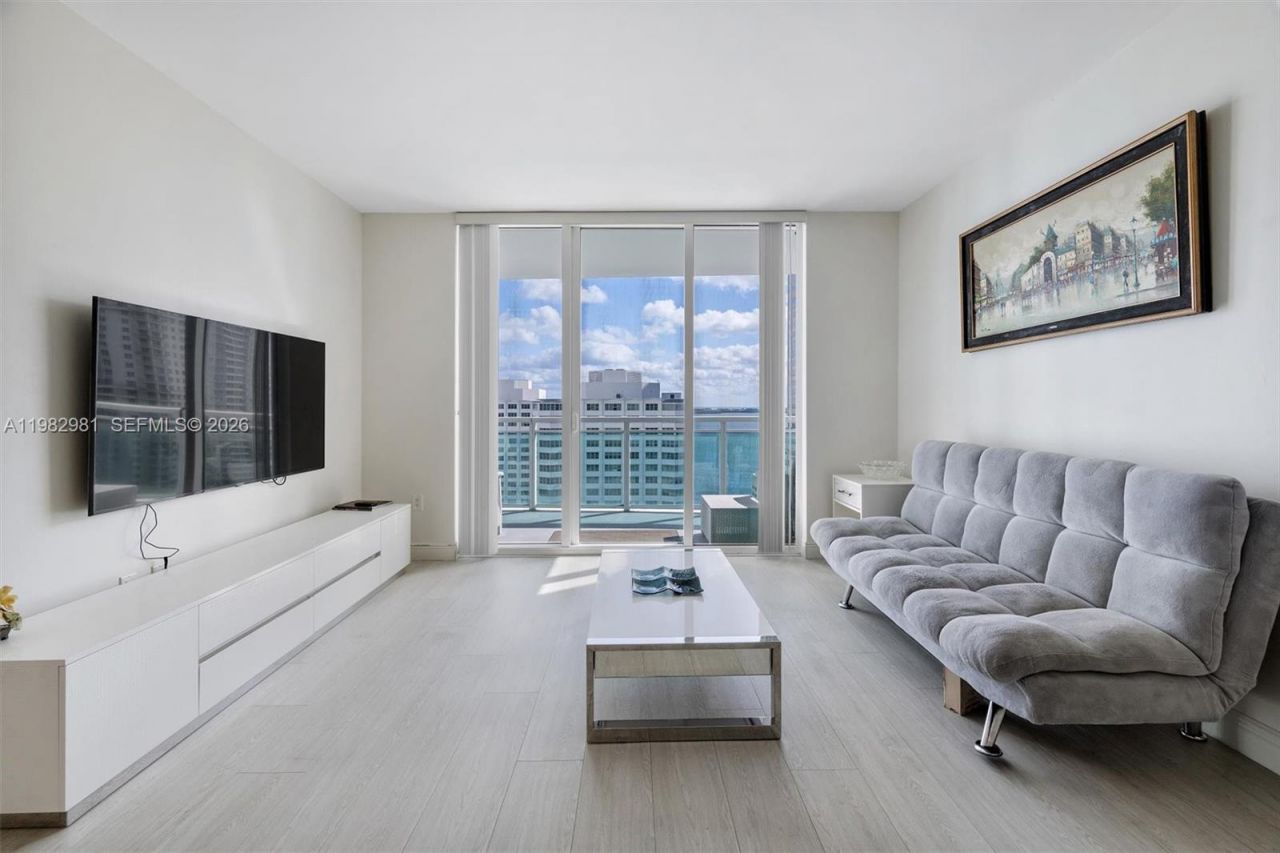 951 Brickell Ave , Unit 1806, Miami, FL 33131 Photo