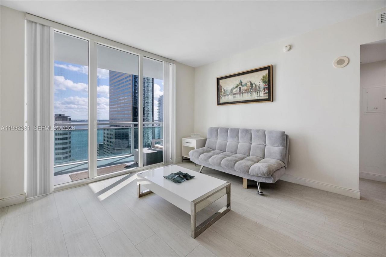 951 Brickell Ave , Unit 1806, Miami, FL 33131 Photo