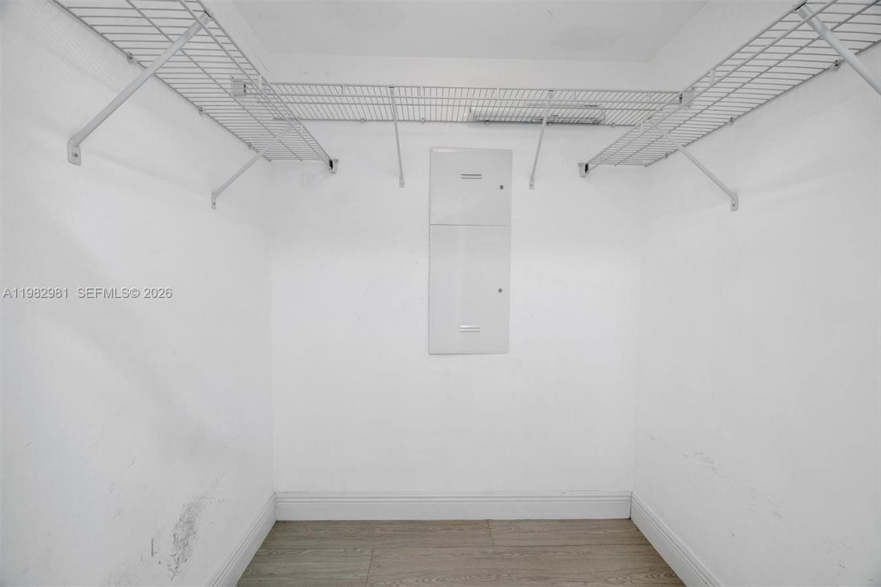 951 Brickell Ave , Unit 1806, Miami, FL 33131 Photo