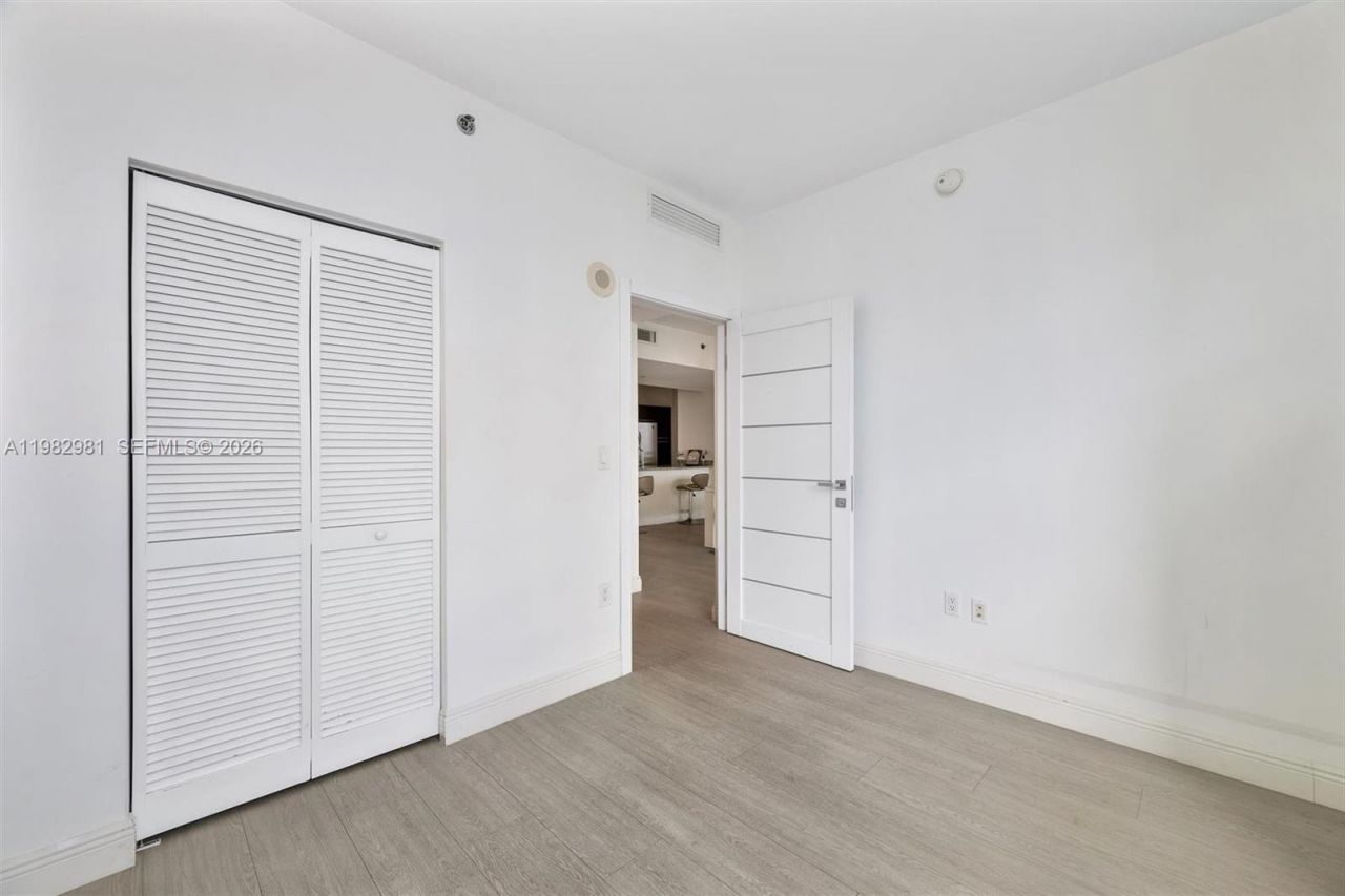 951 Brickell Ave , Unit 1806, Miami, FL 33131 Photo