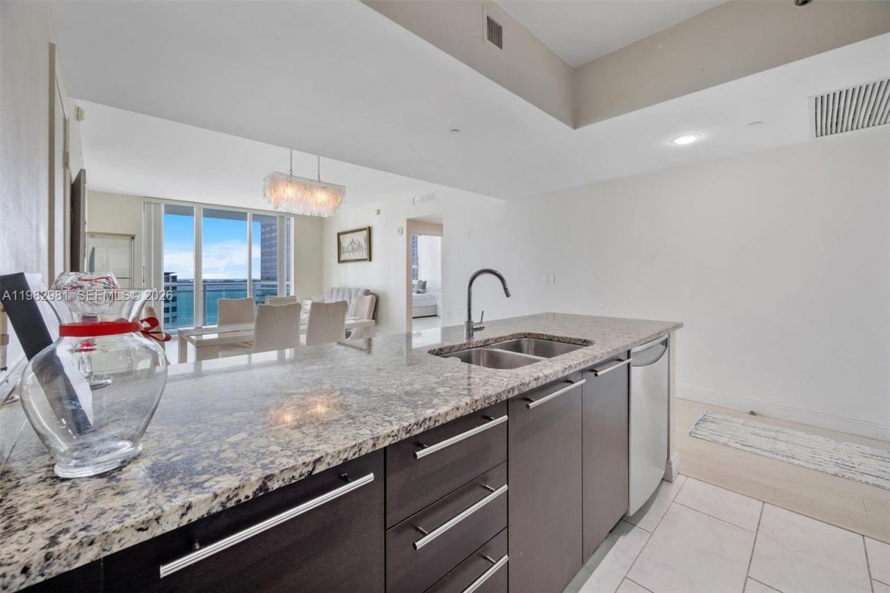 951 Brickell Ave , Unit 1806, Miami, FL 33131 Photo