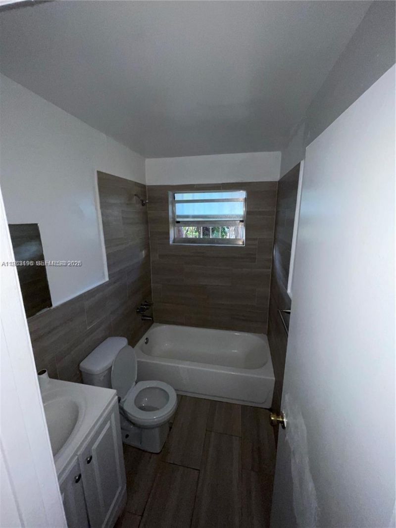 3675 Florida Ave, Unit 3675, Miami, FL 33133 Photo