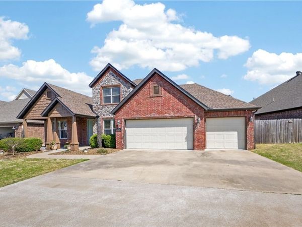 1008 Vista Bell Drive , Cave Springs, AR 72718