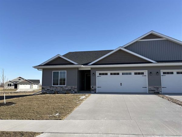 833 Armands Ln, Tiffin, IA 52340