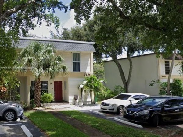 3331 Farragut St, Unit 8H, Hollywood, FL 33021