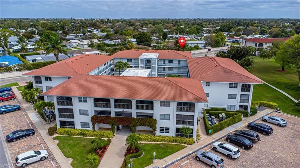 5 High Point Cir W, Unit 308, Naples, FL 34103 Main Photo