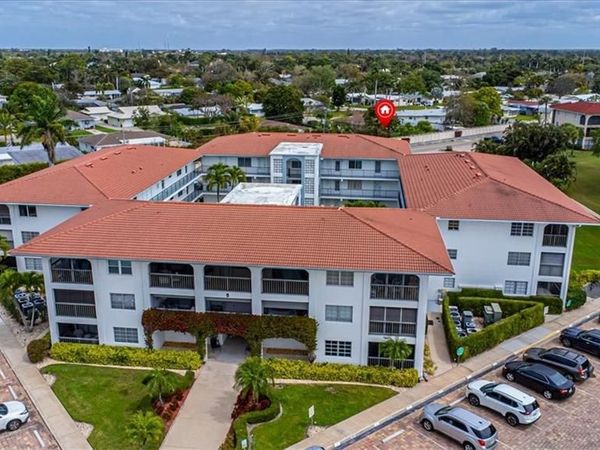 5 High Point CIR W, Unit 308, NAPLES, FL 34103