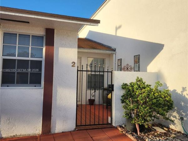 12193 SW 10th St, Unit 2, Miami, FL 33184