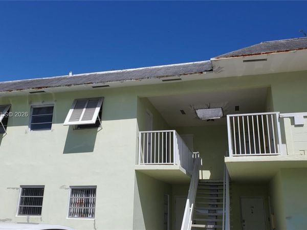 7610 SW 82nd St, Unit J207, Miami, FL 33143