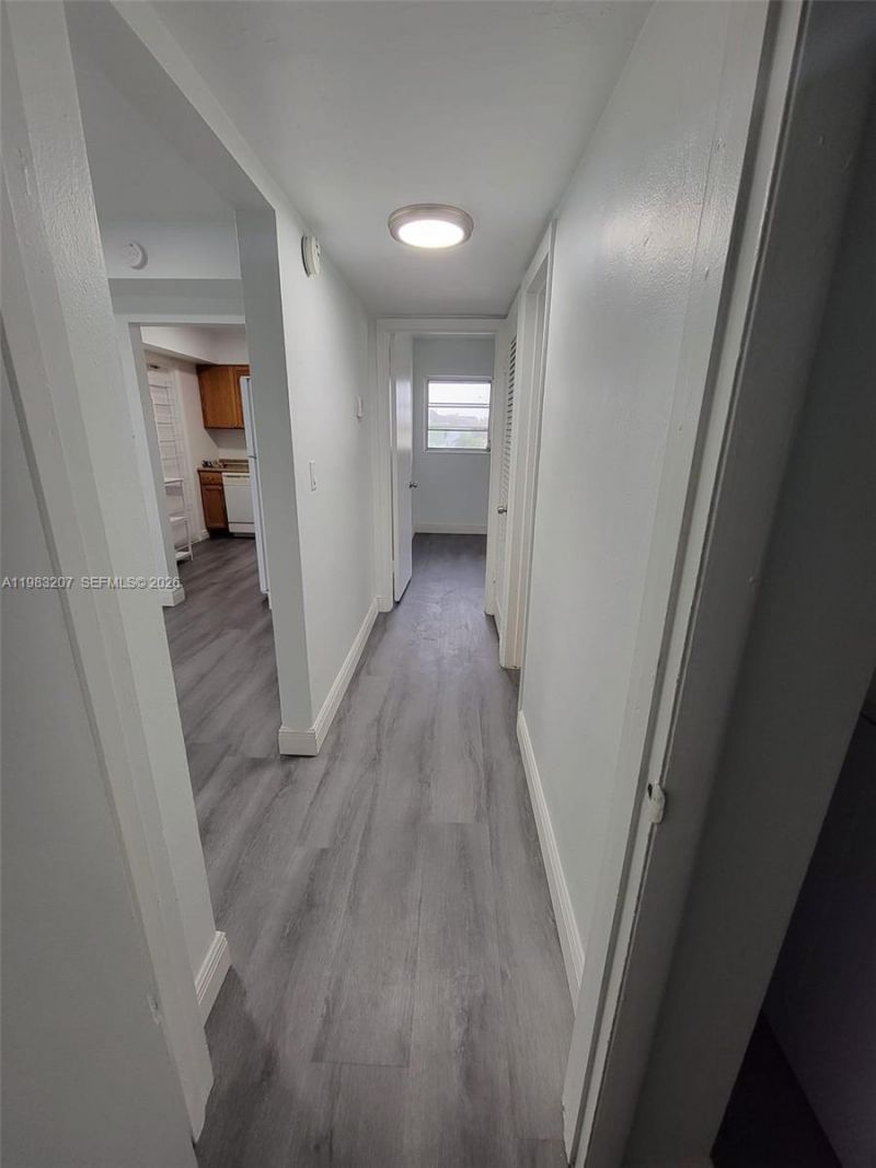 7610 SW 82nd St, Unit J207, Miami, FL 33143 Photo