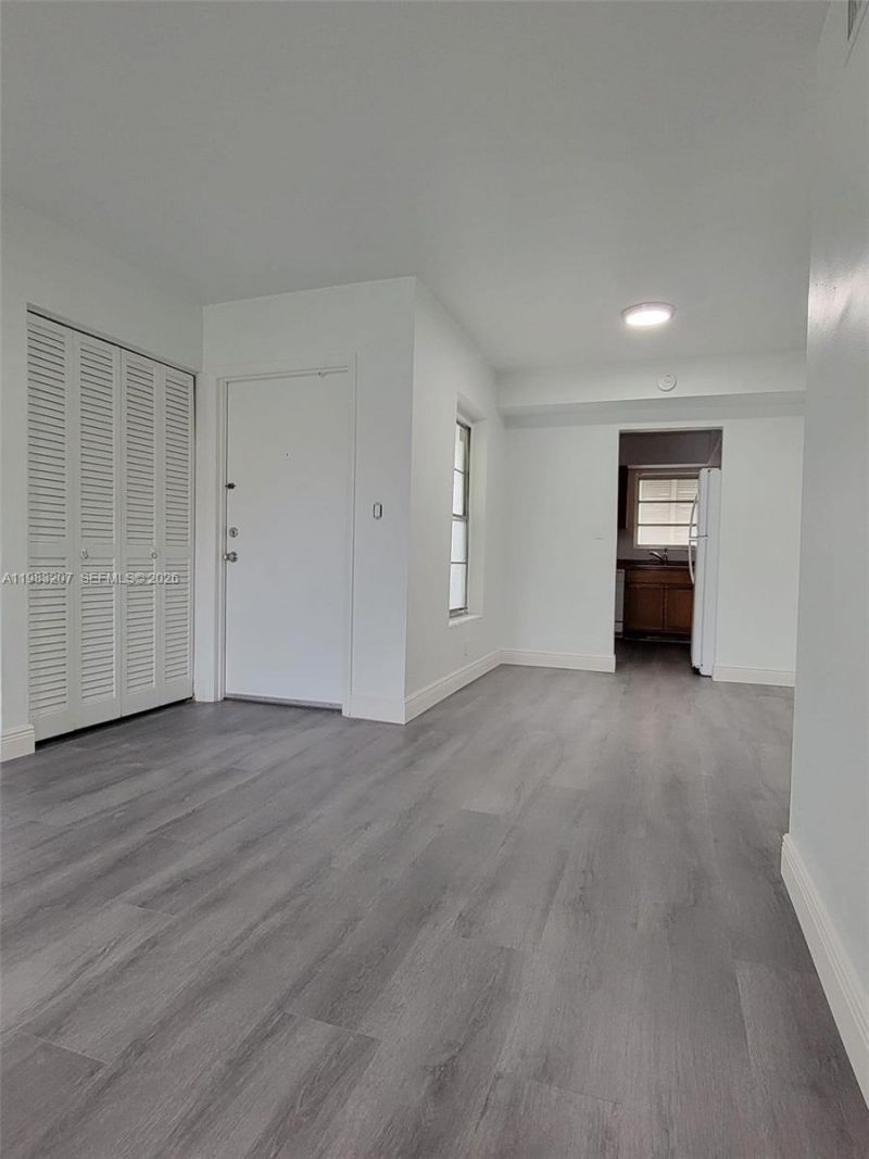 7610 SW 82nd St, Unit J207, Miami, FL 33143 Photo