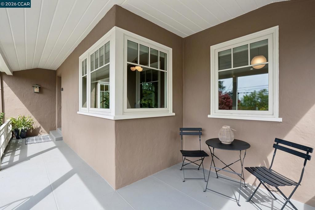 5430 Proctor Ave, Oakland, CA 94618 Main Photo