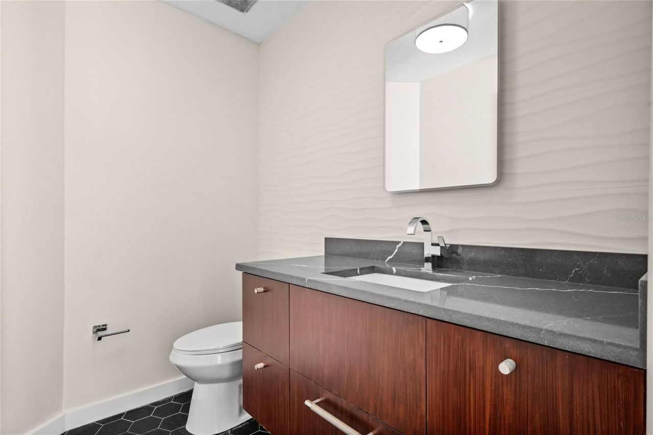 801 Pinellas Point Drive S, Saint Petersburg, FL 33705 Photo