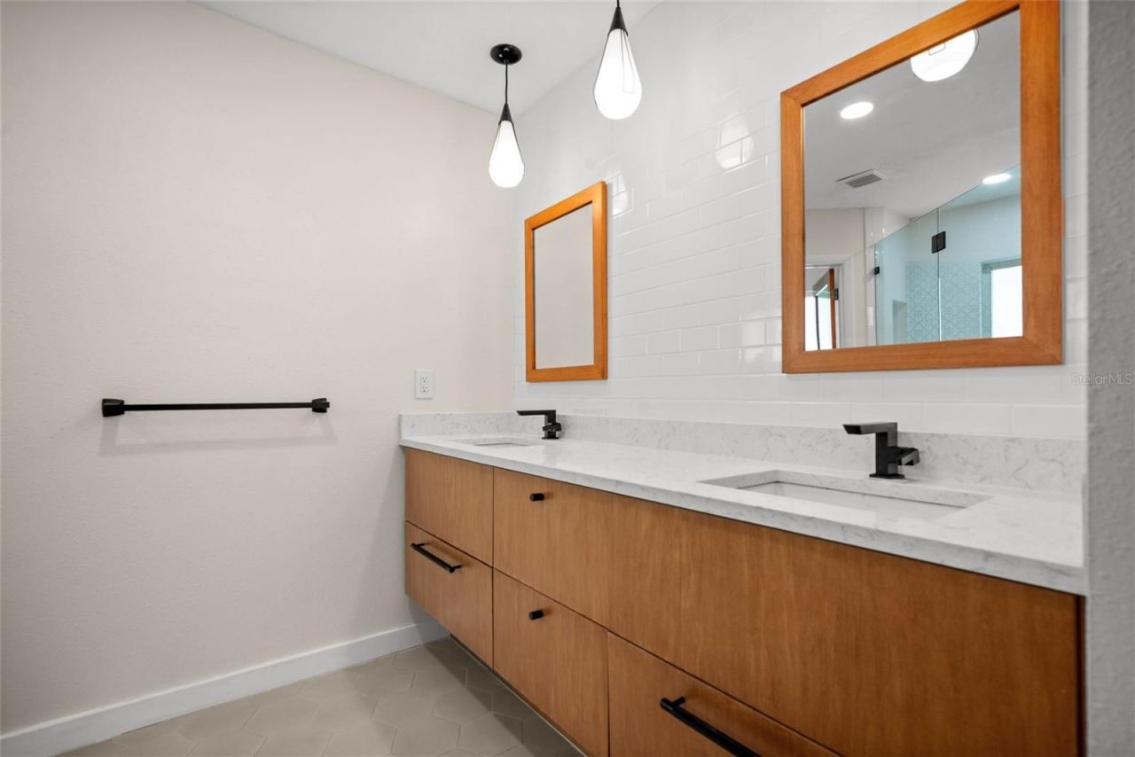 801 Pinellas Point Drive S, Saint Petersburg, FL 33705 Photo