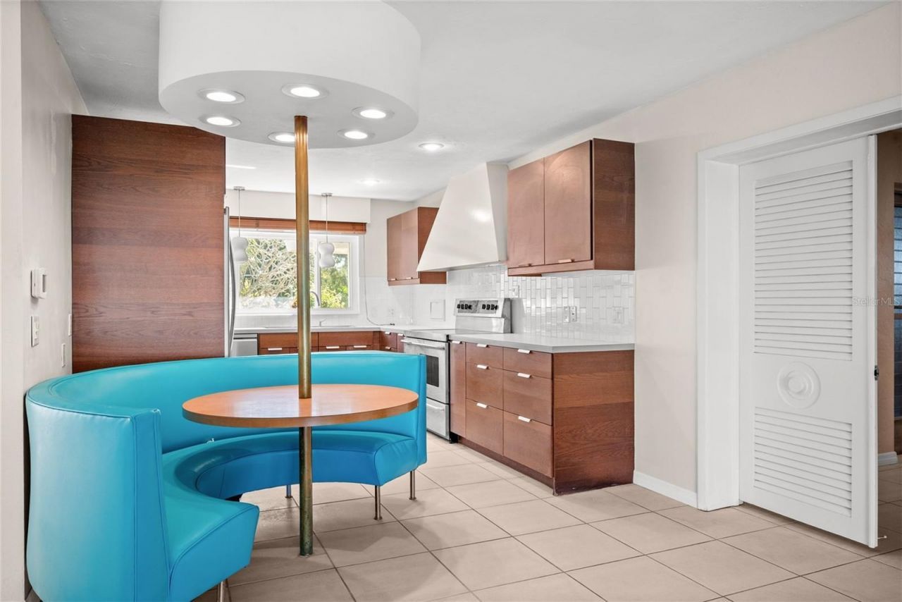 801 Pinellas Point Drive S, Saint Petersburg, FL 33705 Photo