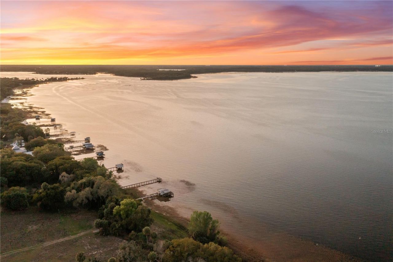 13311 SE Sunset Harbor Road, Weirsdale, FL 32195 Photo