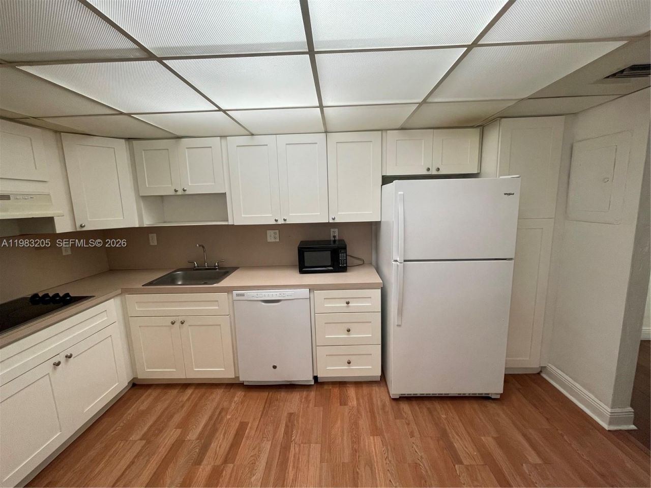 19390 Collins Ave, Unit 122, Sunny Isles Beach, FL 33160 Photo