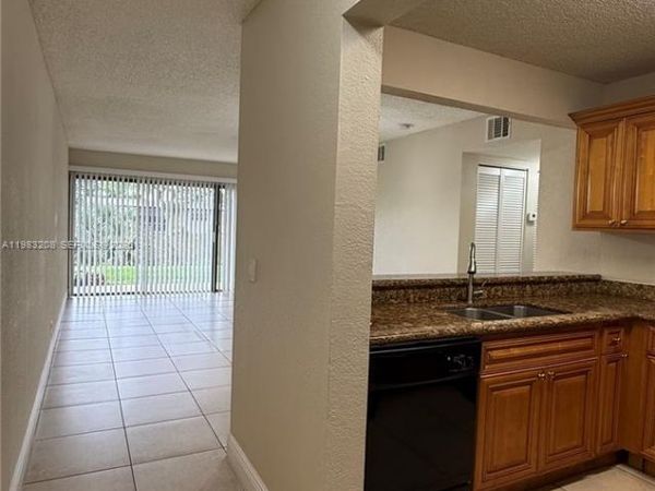 1500 Lake Crystal Dr, Unit C, West Palm Beach, FL 33411