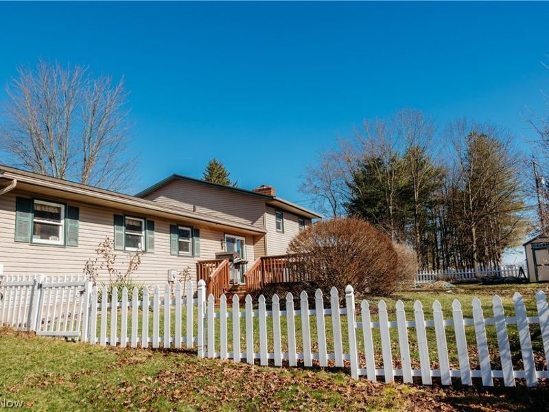 700 Denshire Drive NW, Canal Fulton, OH 44614 Photo 4