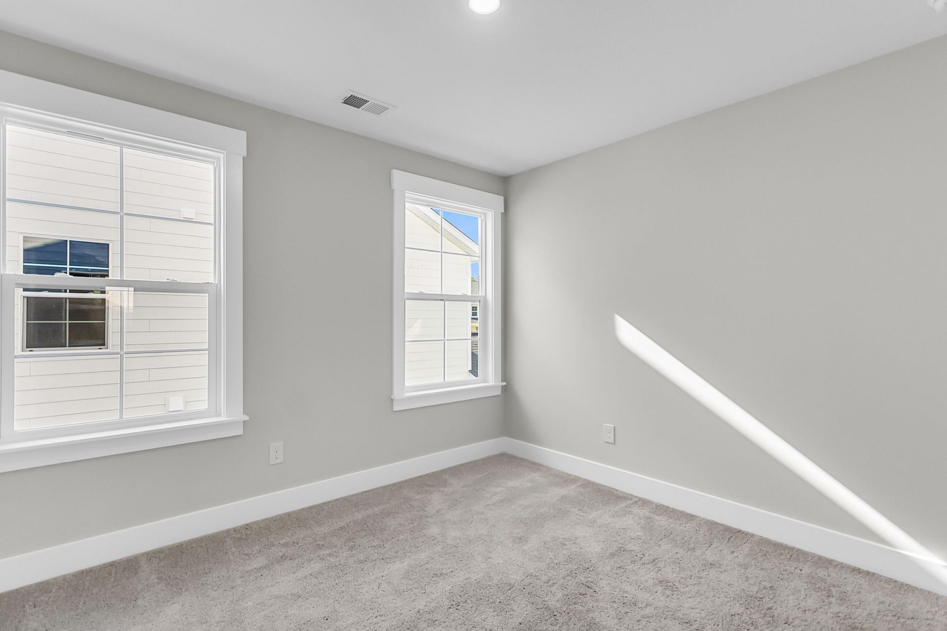 85 Crosswick Street Photo 33