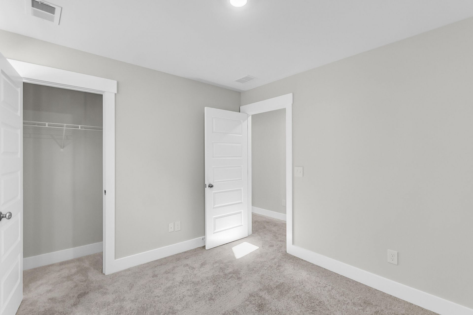 85 Crosswick Street Photo 34