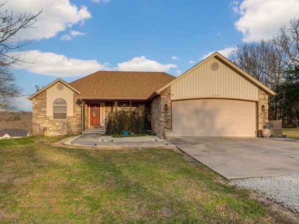 450 Holly Way Drive, Kirbyville, MO 65679