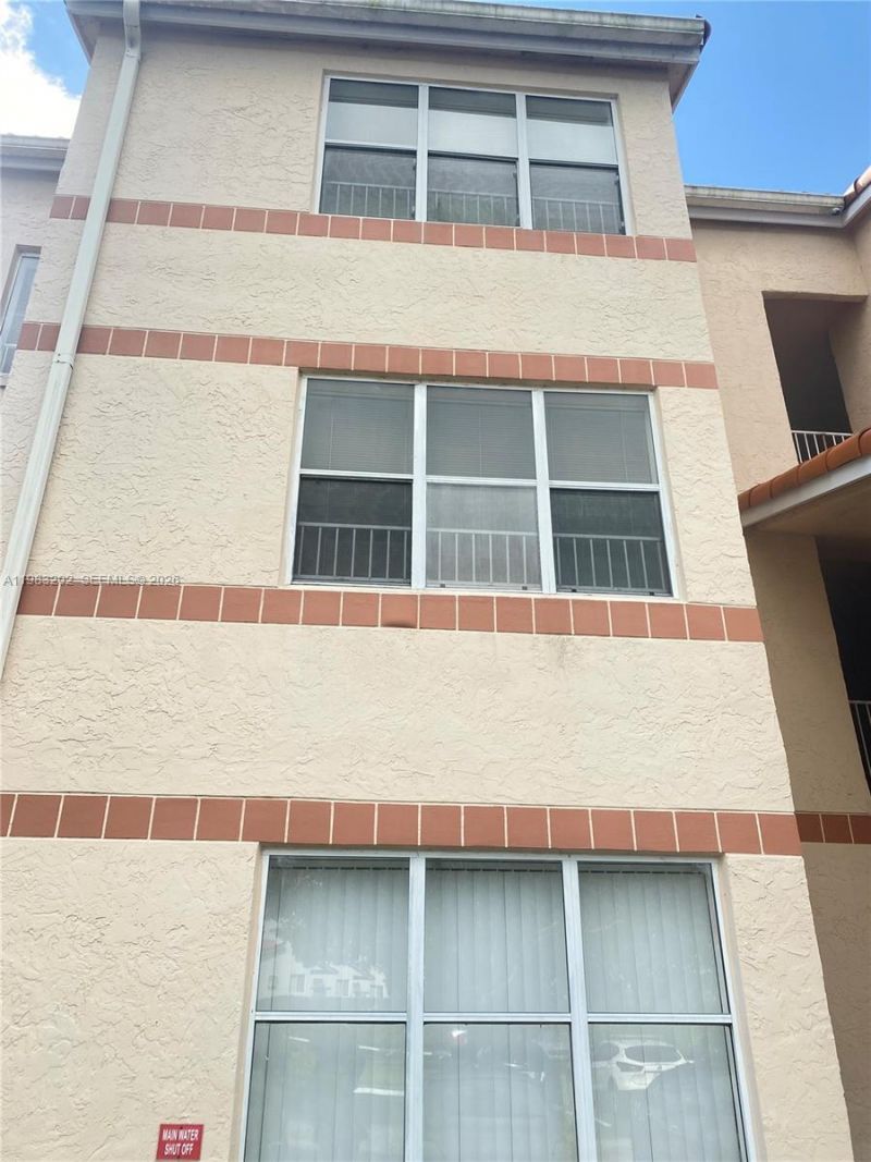 3310 N Pinewalk Dr N , Unit 1833, Margate, FL 33063 Photo