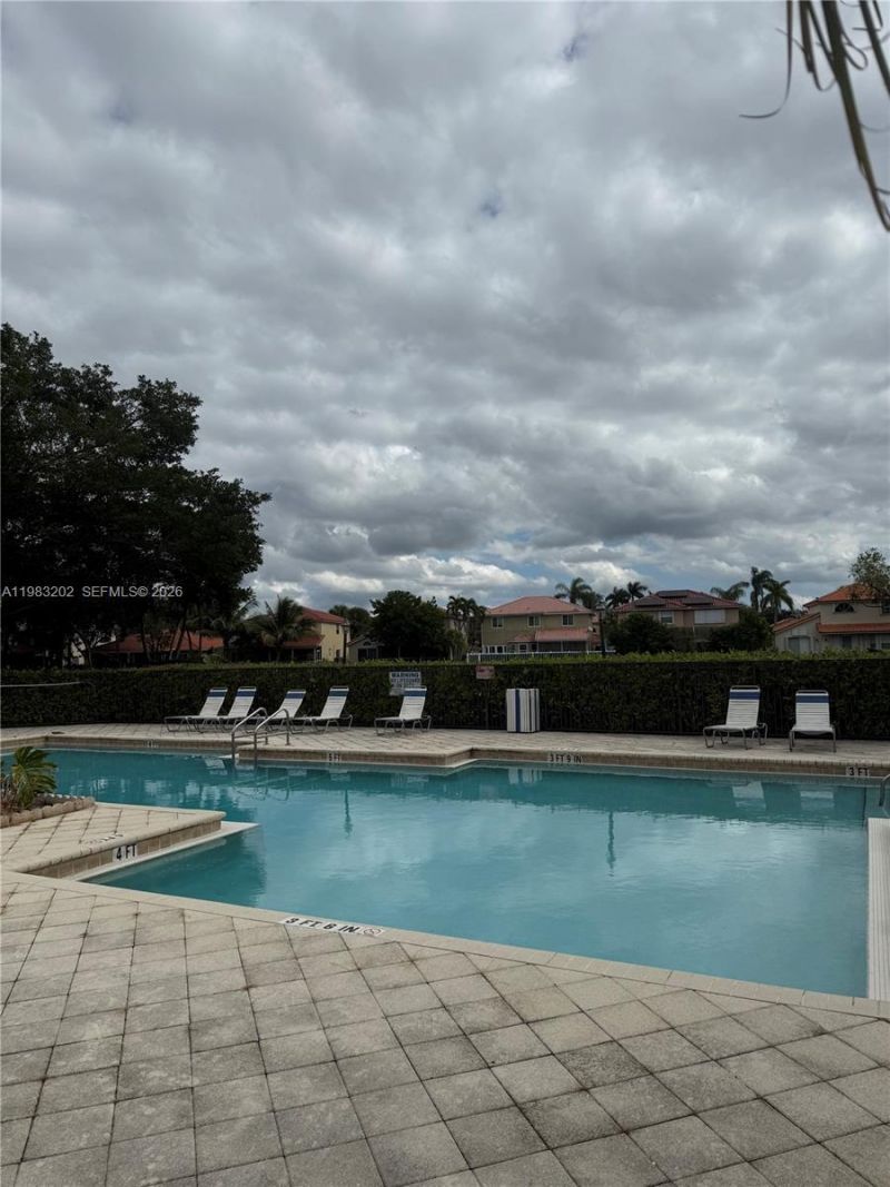 3310 N Pinewalk Dr N, Unit 1833, Margate, FL 33063 Photo