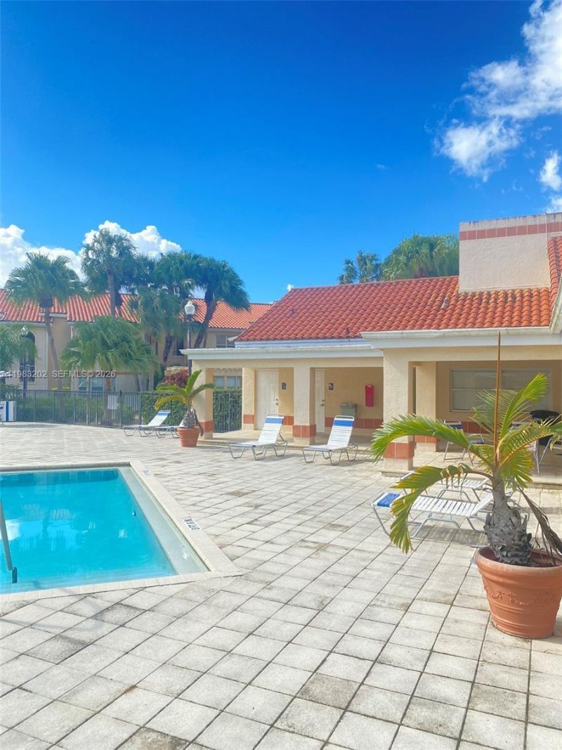 3310 N Pinewalk Dr N, Unit 1833, Margate, FL 33063 Photo