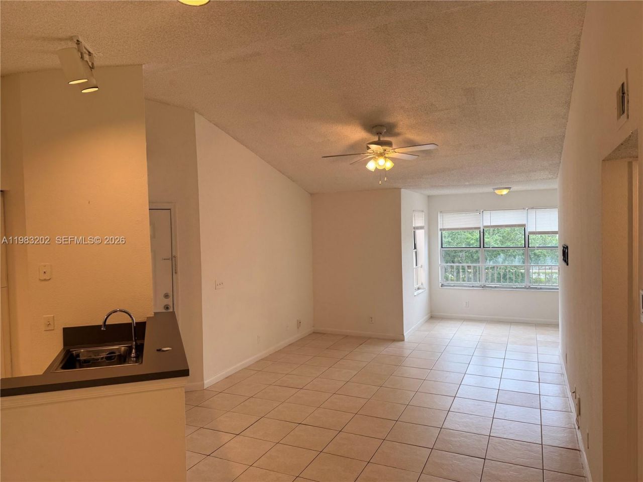 3310 N Pinewalk Dr N, Unit 1833, Margate, FL 33063 Photo