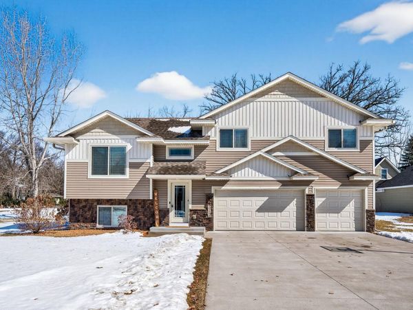 39584 Oak Park Trail, North Branch, MN 55056