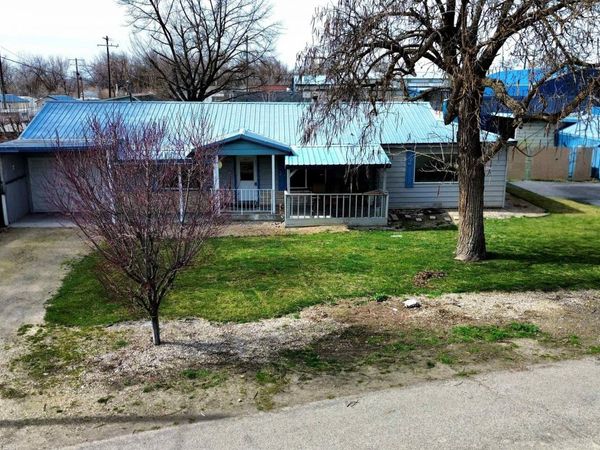 684 S Park St, Payette, ID 83661