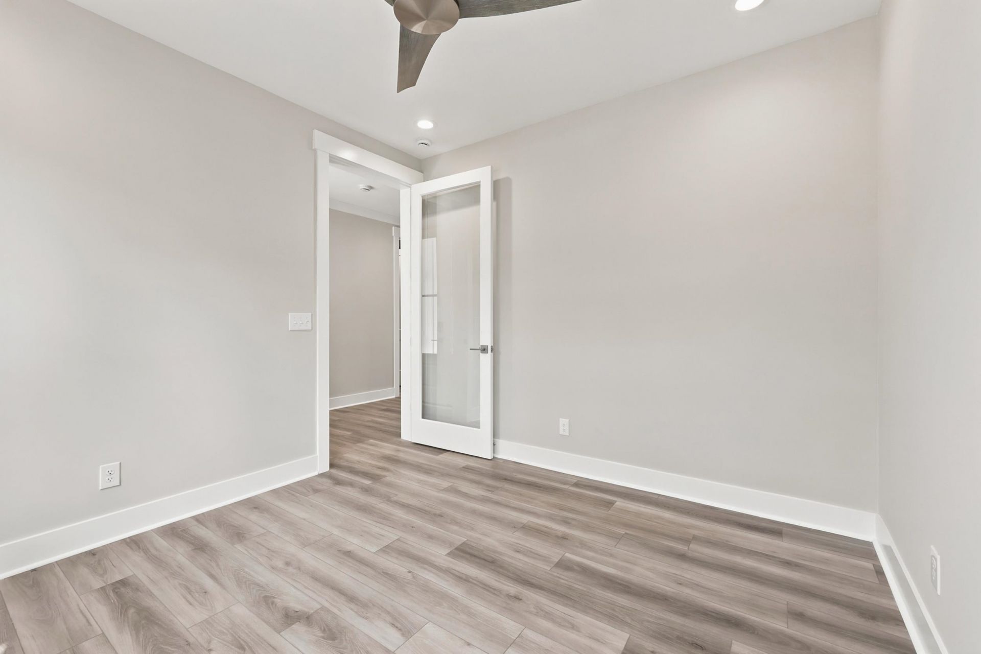 2012 Spring Valley Ct. Photo 22