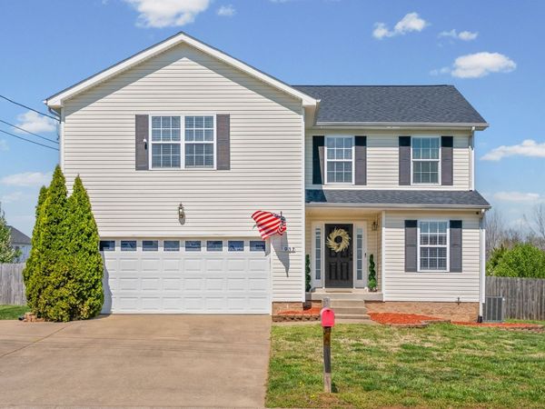 937 Commission Dr, Clarksville, TN 37042