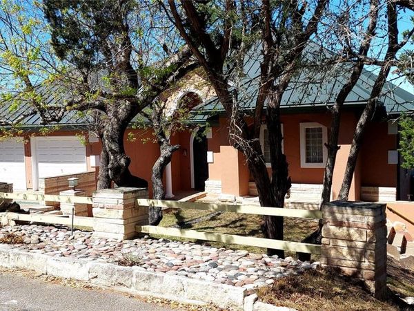 695 Sunset DR, Wimberley, TX 78676