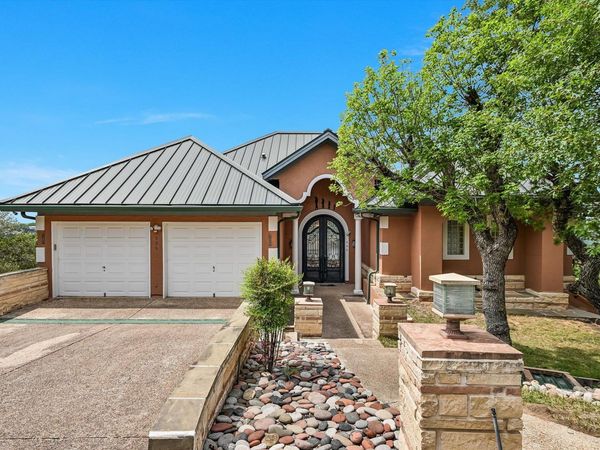 695 Sunset DR, Wimberley, TX 78676