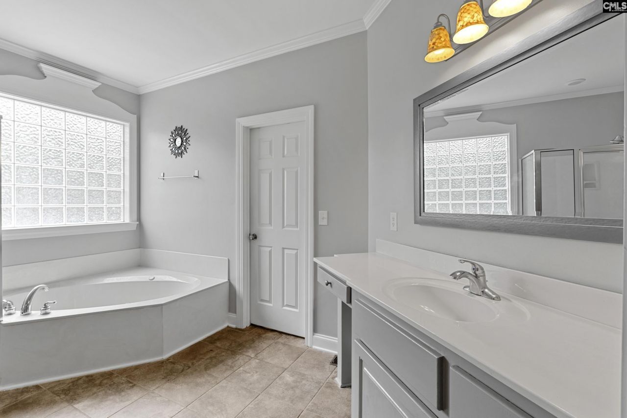 302 Lookout Hill Drive  Photo 18