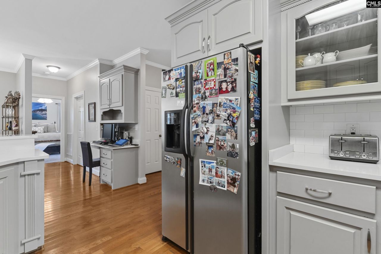 302 Lookout Hill Drive  Photo 8