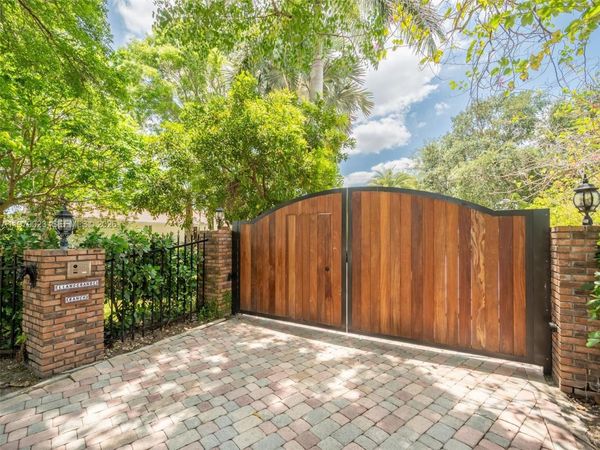 17220 SW 46th St, Southwest Ranches, FL 33331