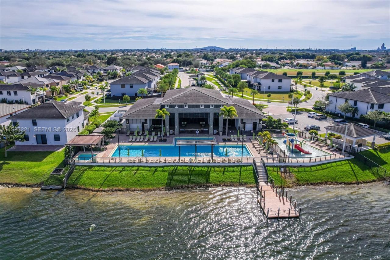 15540 NW 88th Ave , Unit 15540, Miami Lakes, FL 33018 Photo